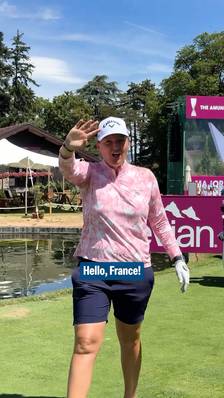 Welcome to France!” 🇫🇷 Never change, @perrinedelacour #EvianChamp